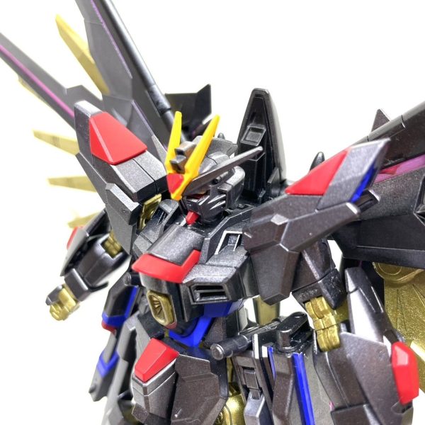 HGマイティーストライクフリーダムガンダム