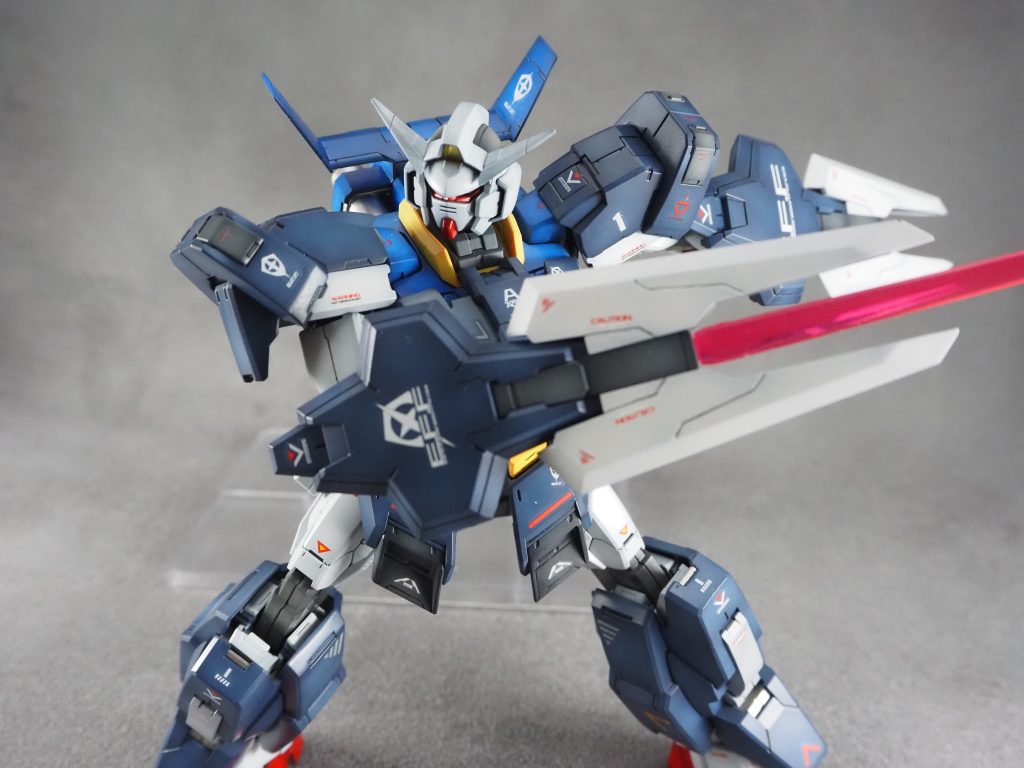 前回投稿したAGE-1 フラットの強化形態、AGE-1 グランサ全身に追加装甲を纏った姿となります。