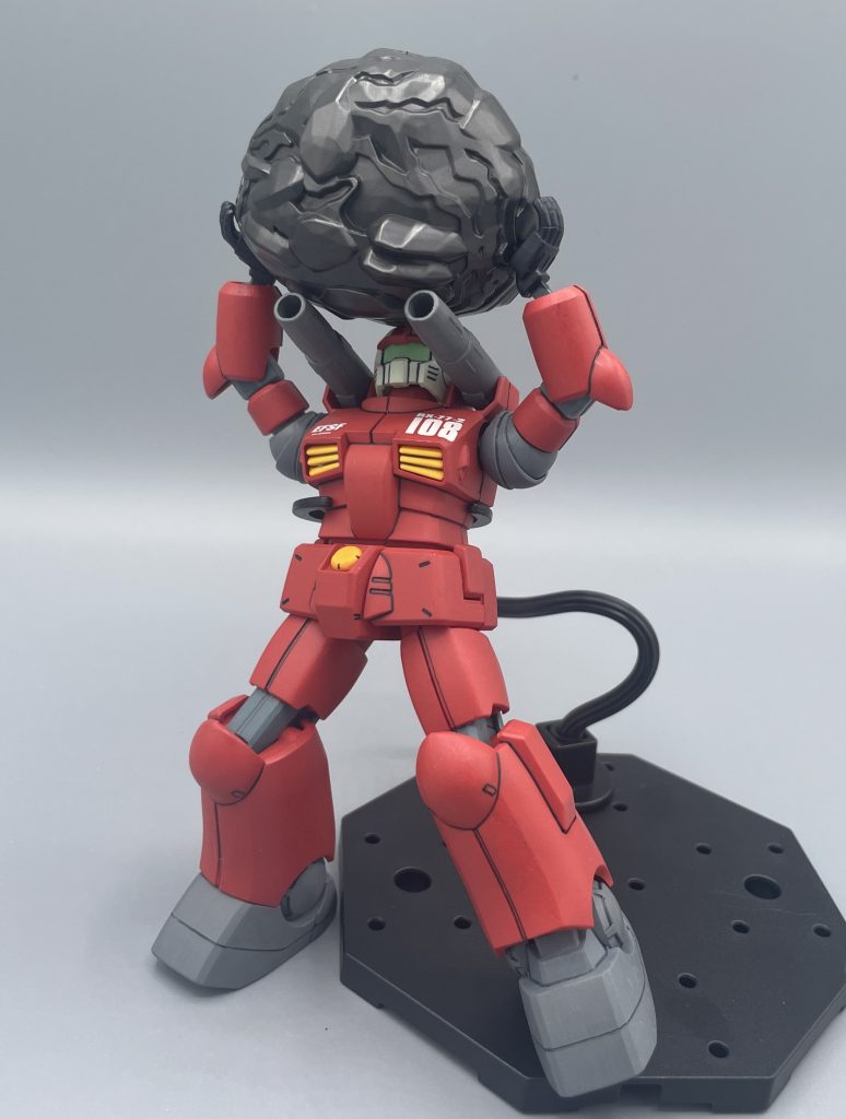 ちからもち いつの間にやら、ガンキャノンを象徴するかのようなシーンに出世した岩石の投擲シーン。いや、ネタ枠か?(笑) この岩は、Gフレームのガンキャノンに付属していたものです(笑)