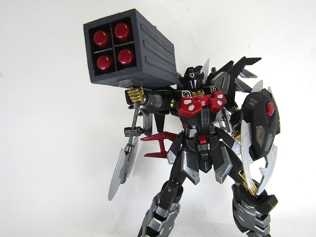 接敵距離が近付いたら、アンチビーム爆雷！ビーム兵器が一時的に有効でないフィールドを作成します。作るのが大した事無さそうで、地味に手間がかかりました。(￣▽￣;)