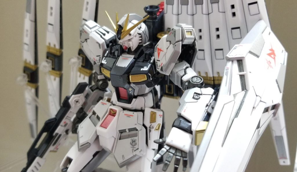 フィン・ファンネルの塗り分け含めて、ここまでの苦行…もとい作業は、もう2度と出来ない気がする…。（ 他の方の作品見ていると、これくらいの作業は井の中の蛙なんですけどね！） というわけで俺のνガンダムでしたm(_ _)m