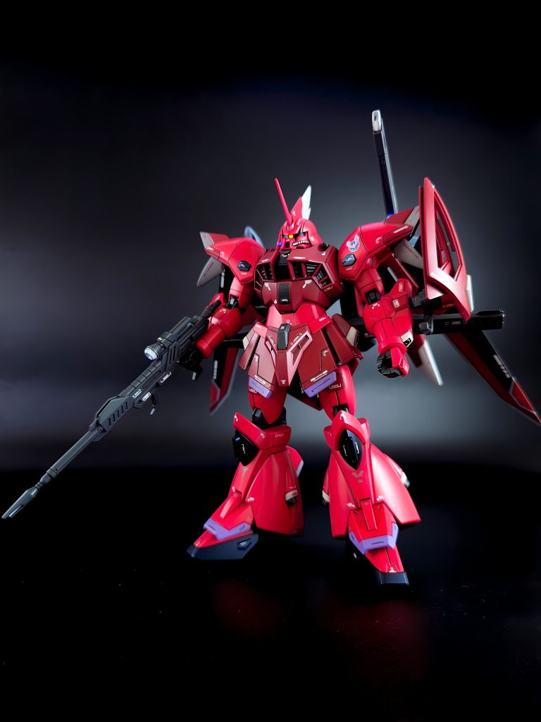 特に何もいじってません合わせ目消したぐらい？ピンクの部分をパープルに寄せてます(ちょっと自分的には可愛すぎて)コンパスのデカールは自作しました