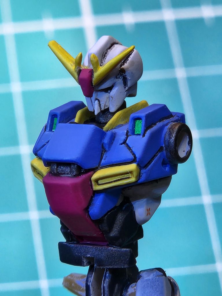 ゼータ顔はカッコイイですね。にらみが効くよう兜の位置決めをしています。ご覧いただきありがとうございました。