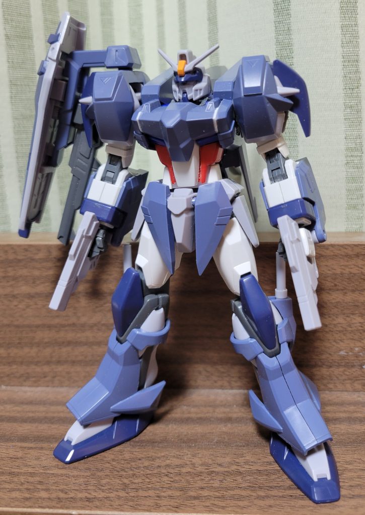 最初はHGCEストライクをベースにして作成してましたが、種自由にデュエルブリッツが登場した事で作成を中断してました。