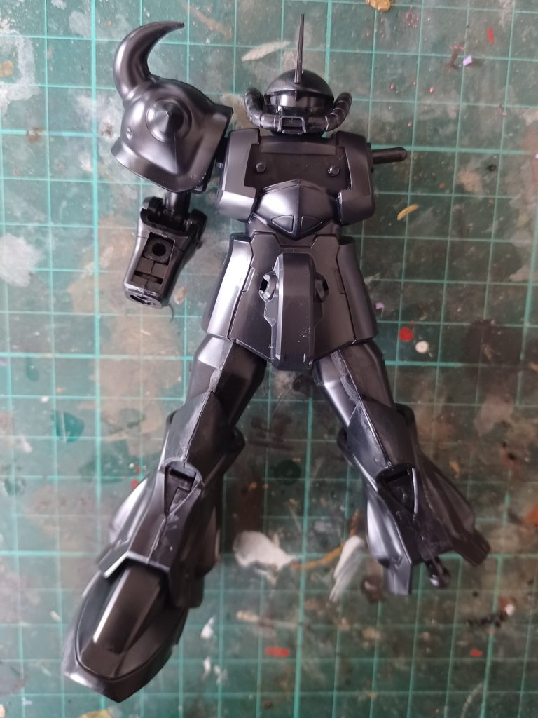 さあさあ!ここかららは、製作工程の紹介だよ〜♪ 真っ黒な機体は、何もしなくてもカッコよくて暫くの間は眺めて鑑賞していたよ♪