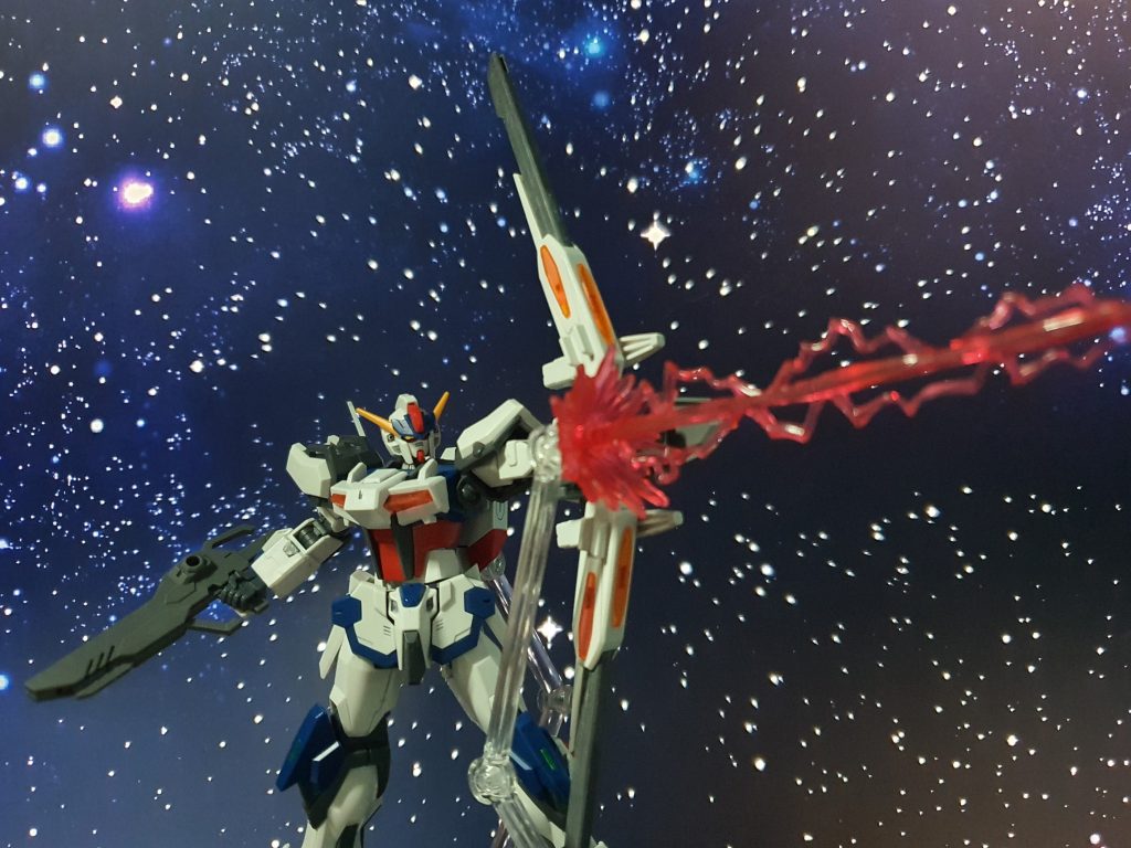 発射!みたいな感じのオリジナル必殺技があります。これはこれで見せたかったのでこうやって投稿しました。こういう弓を使うガンダムって割りと少ないのでロマンを感じますね。