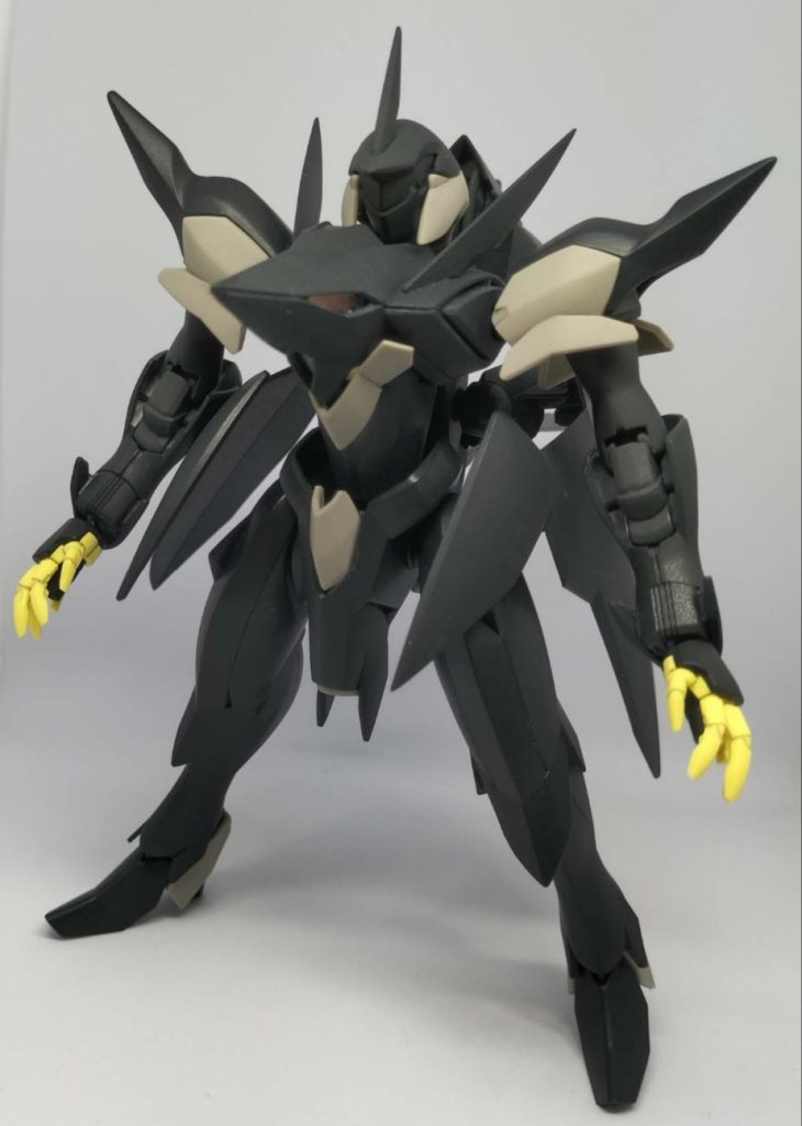 スパロー、ファルシアと作成したので是非とも欲しかったキットでした。今回ようやく某オークションで確保できたので、ストレート組み上げ、合わせ目処理といったところを重視して完成させました。他にはセンサーにオーロラシール、各部鋭角化、一部段落ちモールド化などの工作をしています。塗装は筆塗り、結構よさげなグレーに調色できたんじゃないかなあと思っとります。初めて水性ホビーカラーを水で薄めて塗りましたが、わりと違和感なかったのでまた挑戦してみようと思います。