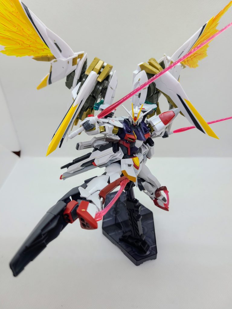 脚部重斬撃ユニット「Achilles〔ｱｷﾚｰｽ〕」脚部正面がイモジャと同型の装備で、後部が追加ユニットでユニット先端がクローになっている複合装備。