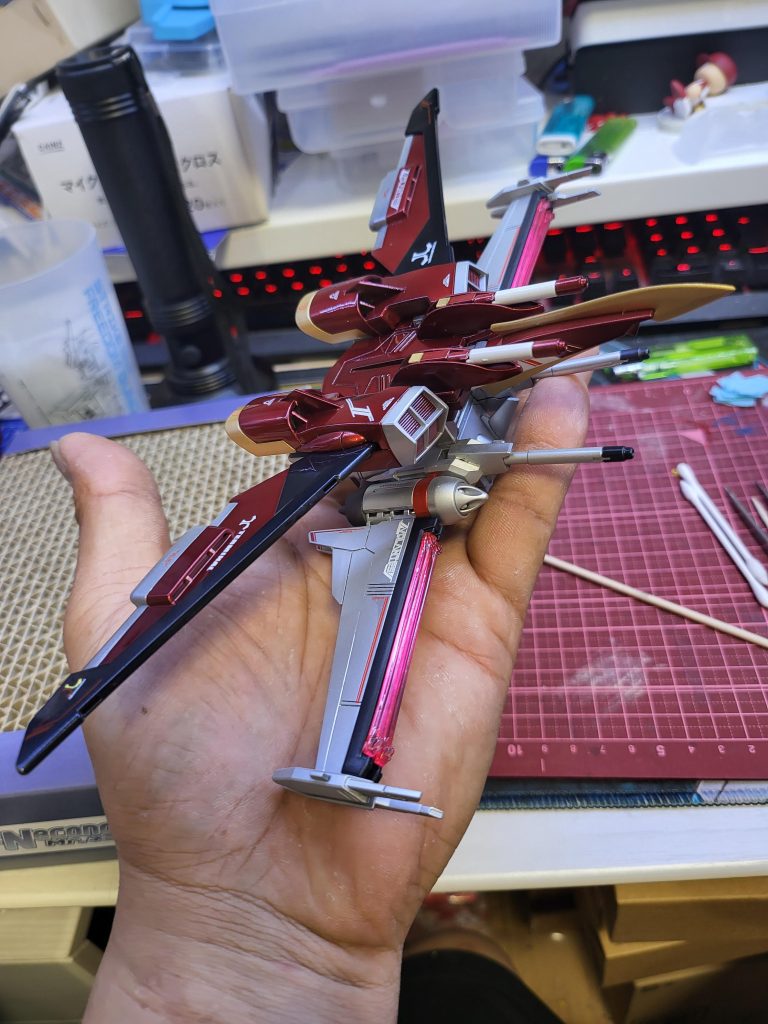 フォランテスとファトゥム01がドッキングしてファトゥランテスに。ファトゥランテスの中にカガリ様が搭乗。