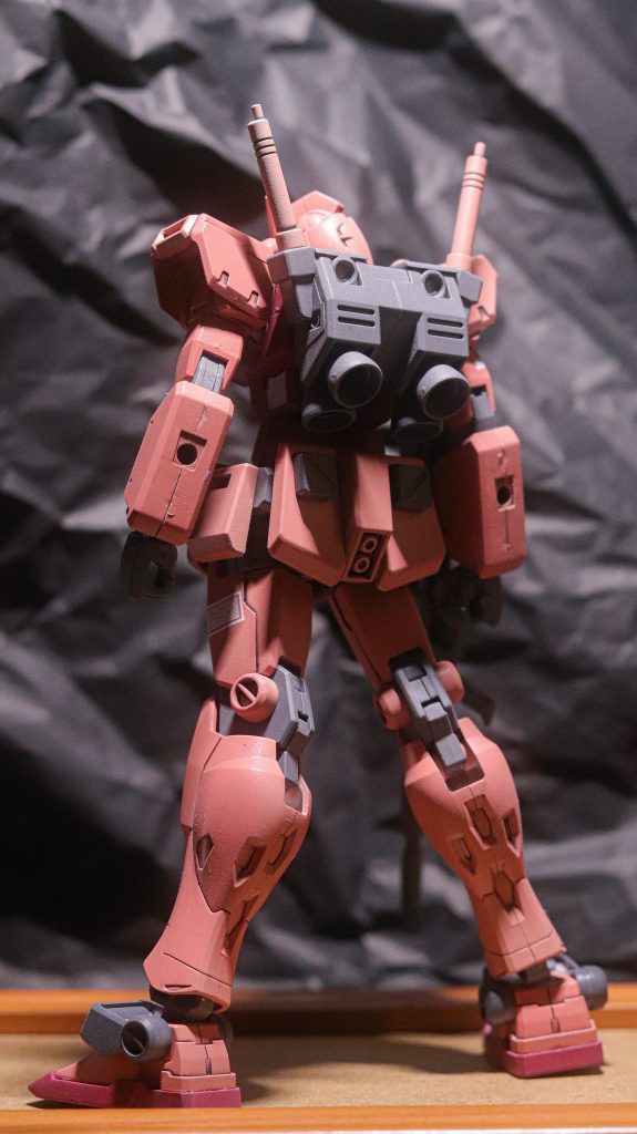 BEYOND GLOBAL や FW GUNDAM STANDart のようなフォルムを目指しました。
