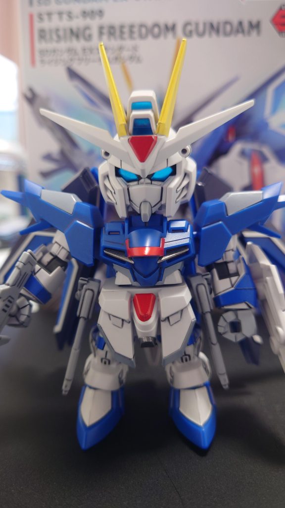 始めてSD組んでみてシール貼るのには苦戦したけど、思っていたよりも造形しっかりしていて、意外とカッコイイ！今までSDなんて…って思っていた認識を変えてくれた良いキットでした〜(⁠*⁠´⁠ω⁠｀⁠*⁠)