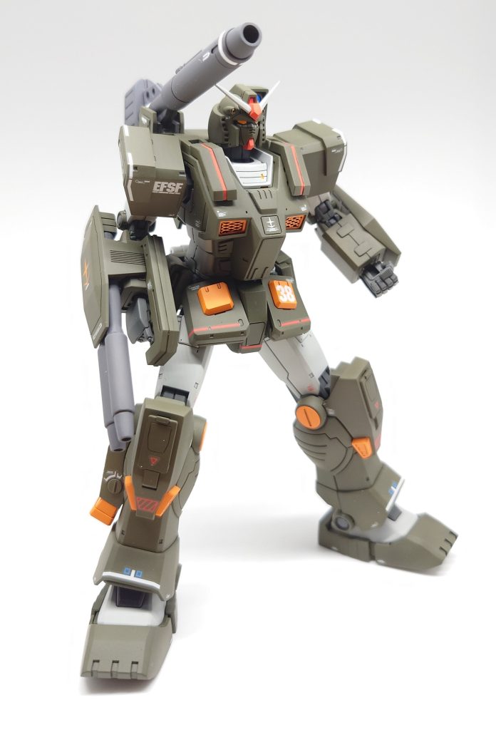 ロケット砲や2連ビームガンを太くすることで全体的によりがっしりした印象にすることができました