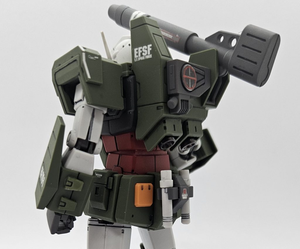 腰にジャンクパーツでビームサーベルラックを追加。