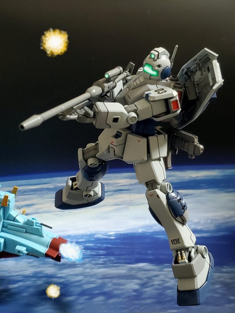 宇宙世紀0079年11月初旬、サイド1からルナ2間を担当していた第3戦隊は『オデッサ作戦』参加のため他の艦隊と共に衛星軌道宙域にて展開する🌎️✨任務はオデッサより脱出してくるジオン艦艇の殲滅である😔✨オデッサ上空の衛星軌道宙域は、脱出艦艇を援護するジオン艦隊と連邦艦隊の交戦で激しい戦場と化していた…😱💦ジム強化試作機は強化案から生まれたR-4型ビームライフルを装備して戦場に立つ❗このライフルはスプレーガンをベースに開発されたロングレンジ射撃も可能とするビームライフルである🔫