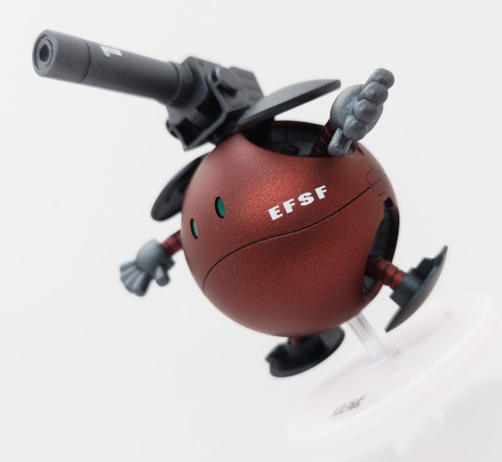 ボールハロのマニピュレーターの肉抜きが目立ち過ぎて気になった為、キャノンだけ生かしてガンキャノンイメージとして製作しました。