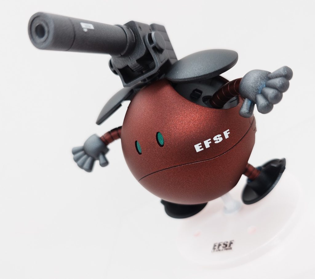 キャノンの合わせ目を消して全塗装仕上げです。台座と瞳を光沢、その他をつや消し仕上げました。