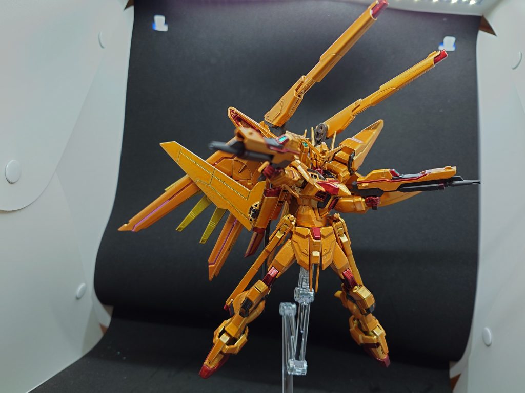 関節機構がアップデートされたので、派手なポーズが撮れるようになりました。