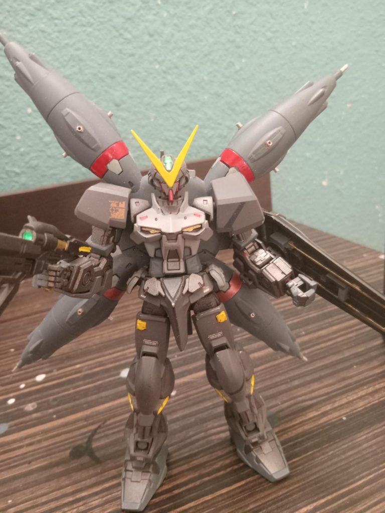 こちらはXストライカーパックを装備したシャドウフレームです。以前の画像では、特注のメガビームランチャーを装備しています
