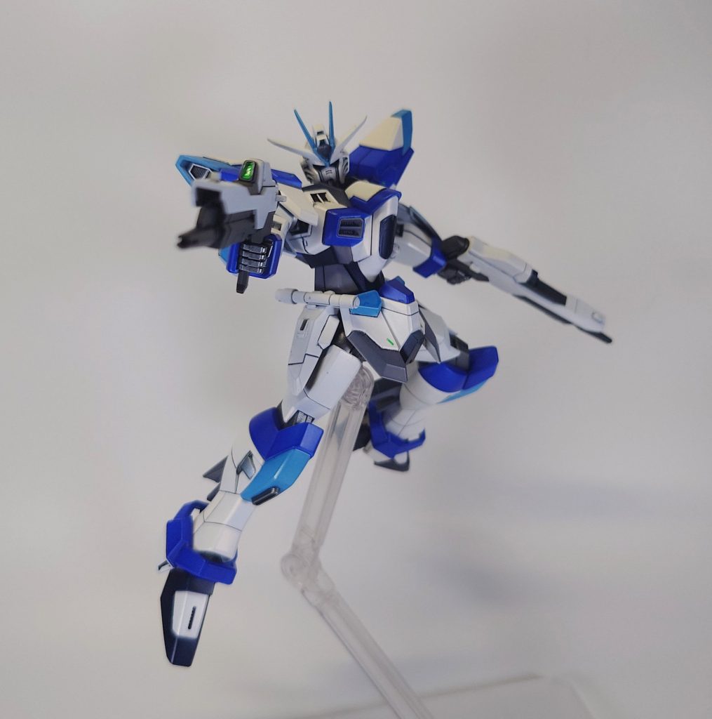 腹部はジークルーネで余剰が出たグリムゲルデの足の甲パーツを加工してフタをしました。構造は殺していないのでストフリの腹キャノンへ付け替えできます。