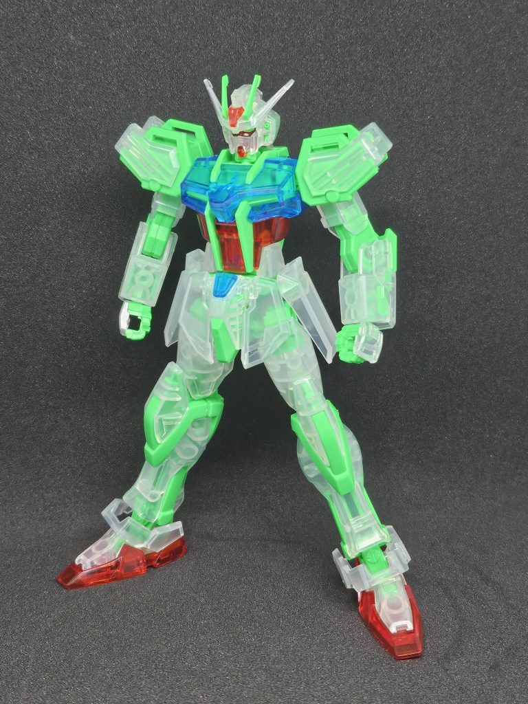 いつものポーズ。ほぼ全身にグリーンのパーツが張り巡らされていい感じです。