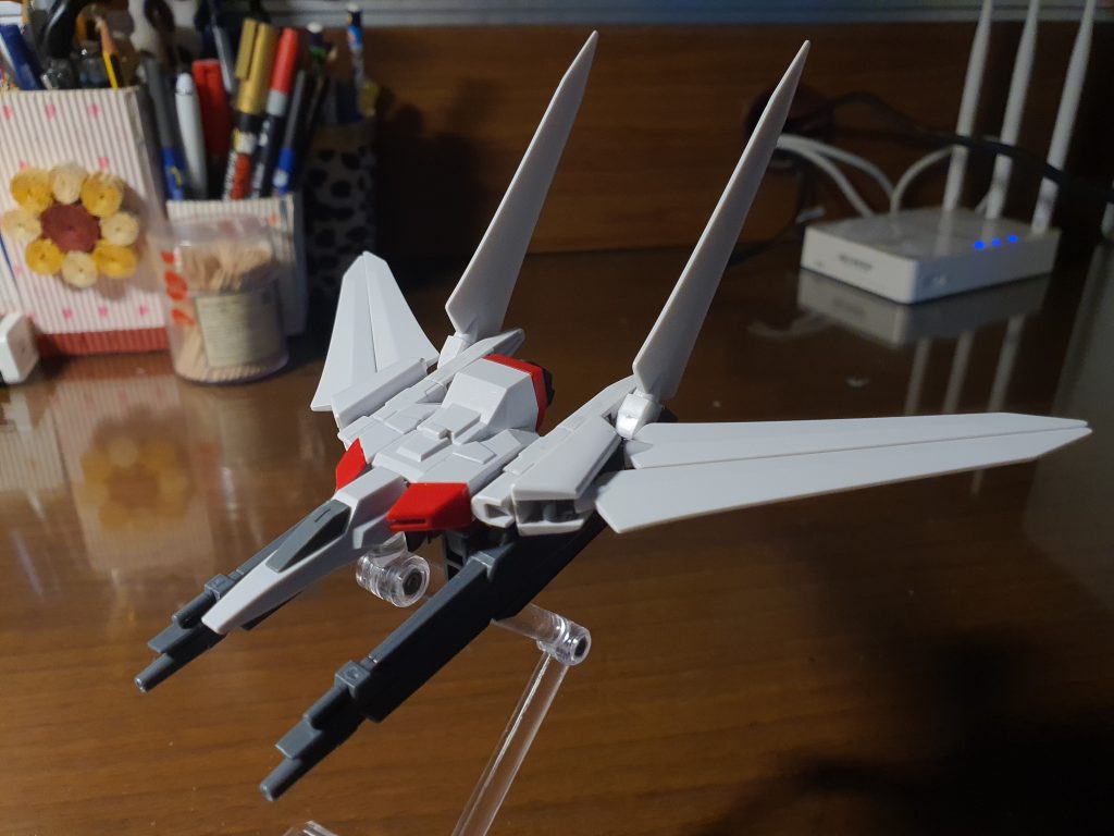 ギャラクシーファイター改ギャラクシーブースターのウイングとパワードアームズパワーダーの大型ライフルを装備。