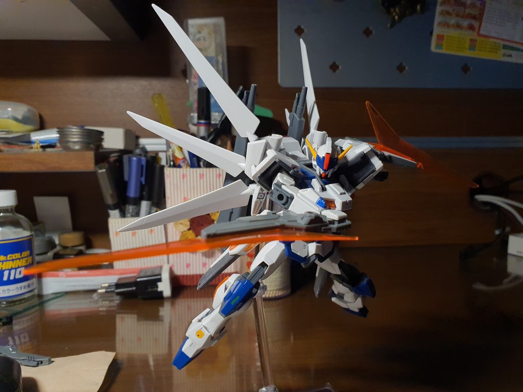 ライフルとシールドはエクシードギャラクシーと同様にビームソードにもなります。