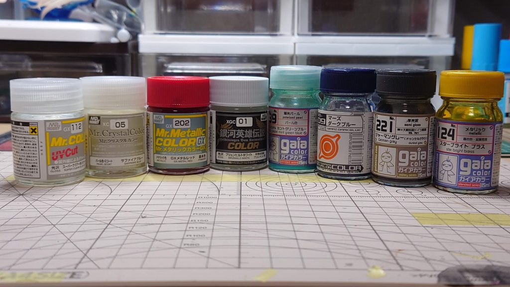 使用塗料ですご参考までに「ブリュンヒルトホワイト」と「マーズダークブルー」の部分には、「サファイアブルー」を吹いていますが、あんまりわかりませんね