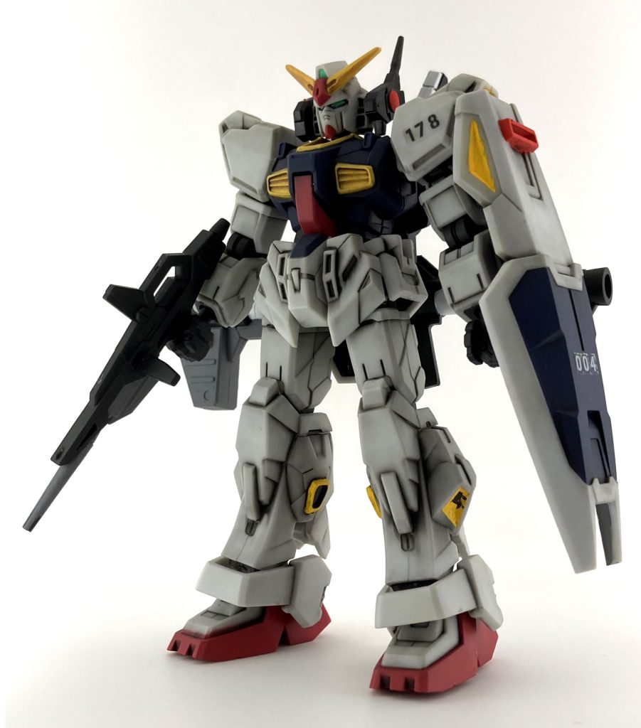 アクリルガッシュで筆塗り部分塗装を行っています