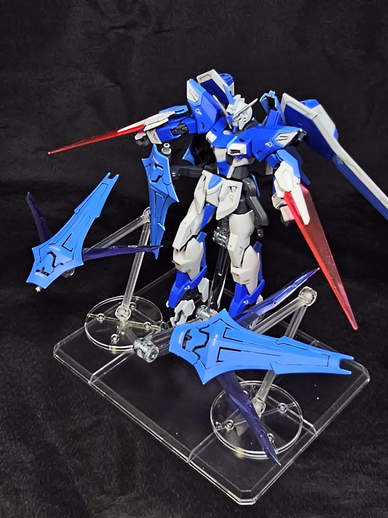 ビームサーベルは腕に移植。そのまま発振できるようにしてます。