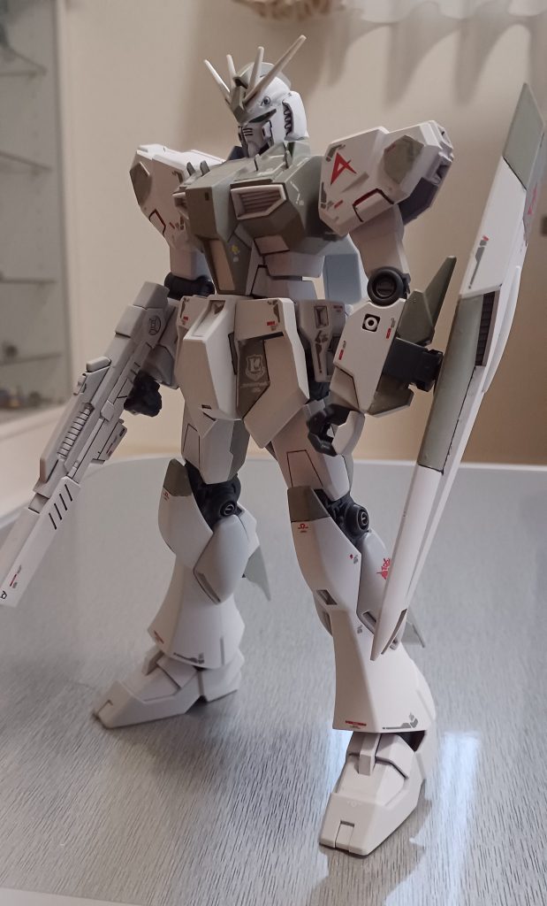 フロントショット机を片付けられたので白い背景が無いです。