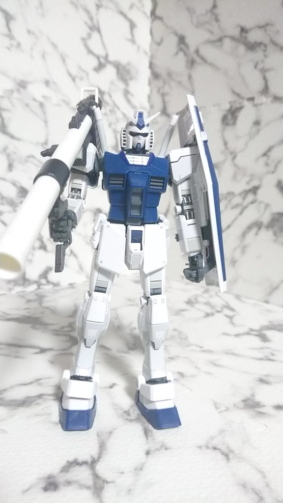 ブライト「アムロ、今日からホワイトディンゴ隊の後方支援をしてもらう」アムロ「後方支援ですか？僕が最前線で戦った方が早いんじゃないですか？」ブライト「これは上からの命令だ」アムロ「分かりました、後方支援をすれば良いんですね、チッ」 