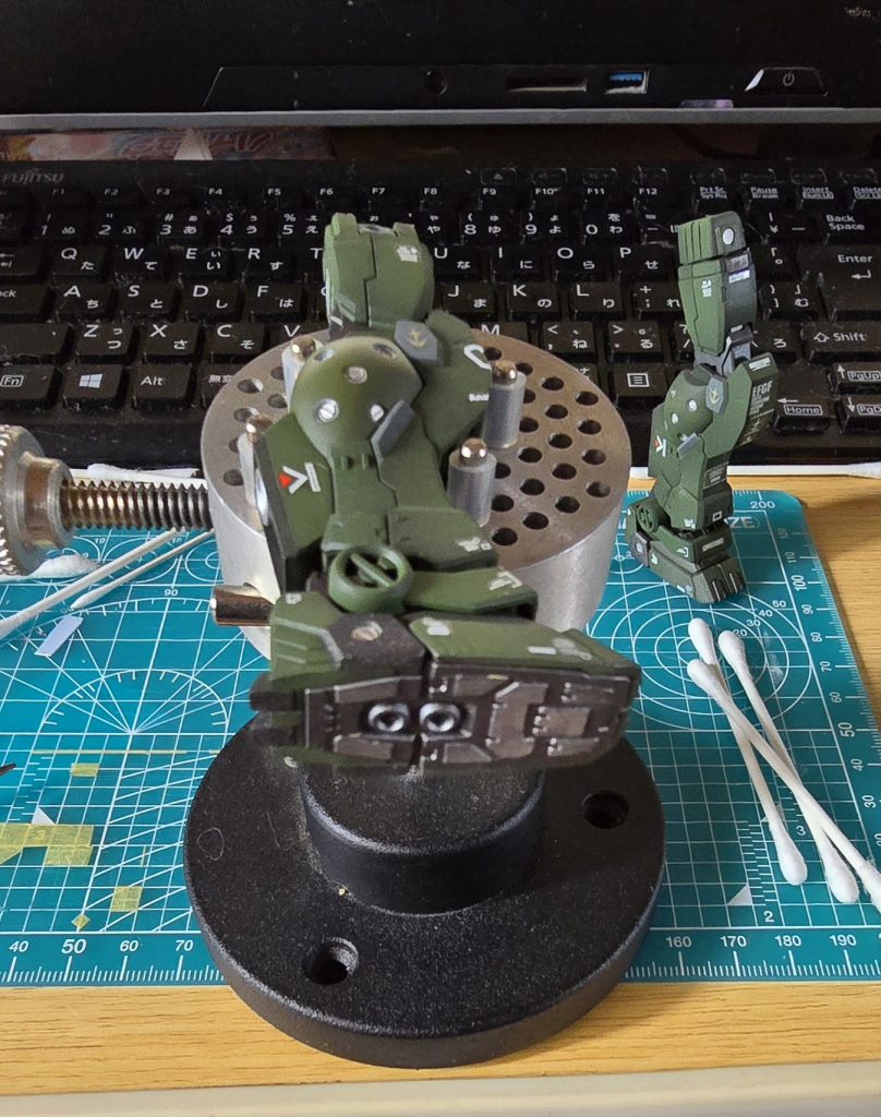 見えない足裏もしっかり塗り分けしてます(renpou_emb)