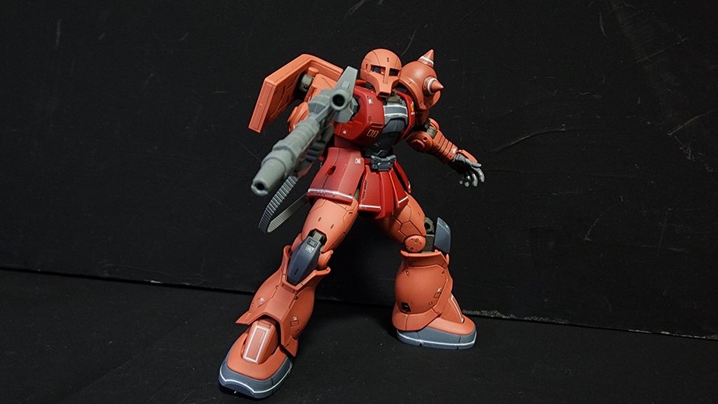 HG シャア専用ザクI–3枚目/制作者：エヴィン