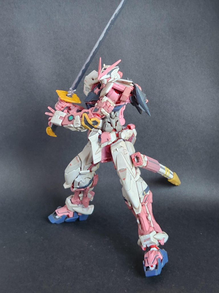 ガーベラストレートも刃文を強調してます