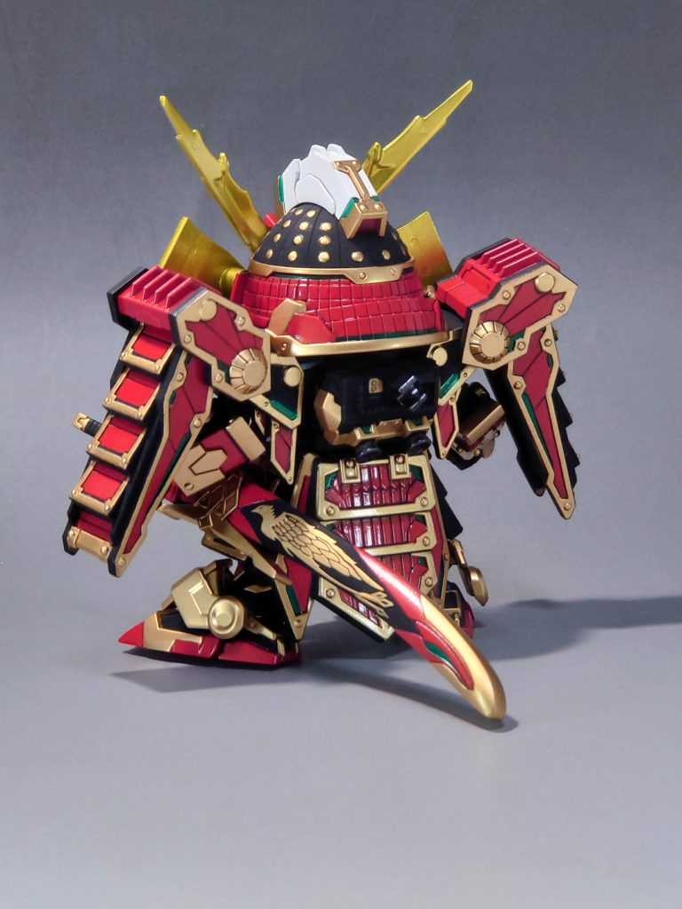 塗り分けが大変なキットなので拭き取り可能な水性塗料を併用して塗装しました。