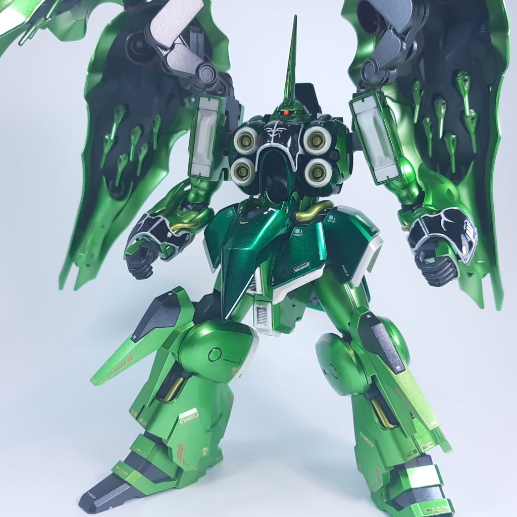 実は右腕の袖のパーツを無くしてしまいました。