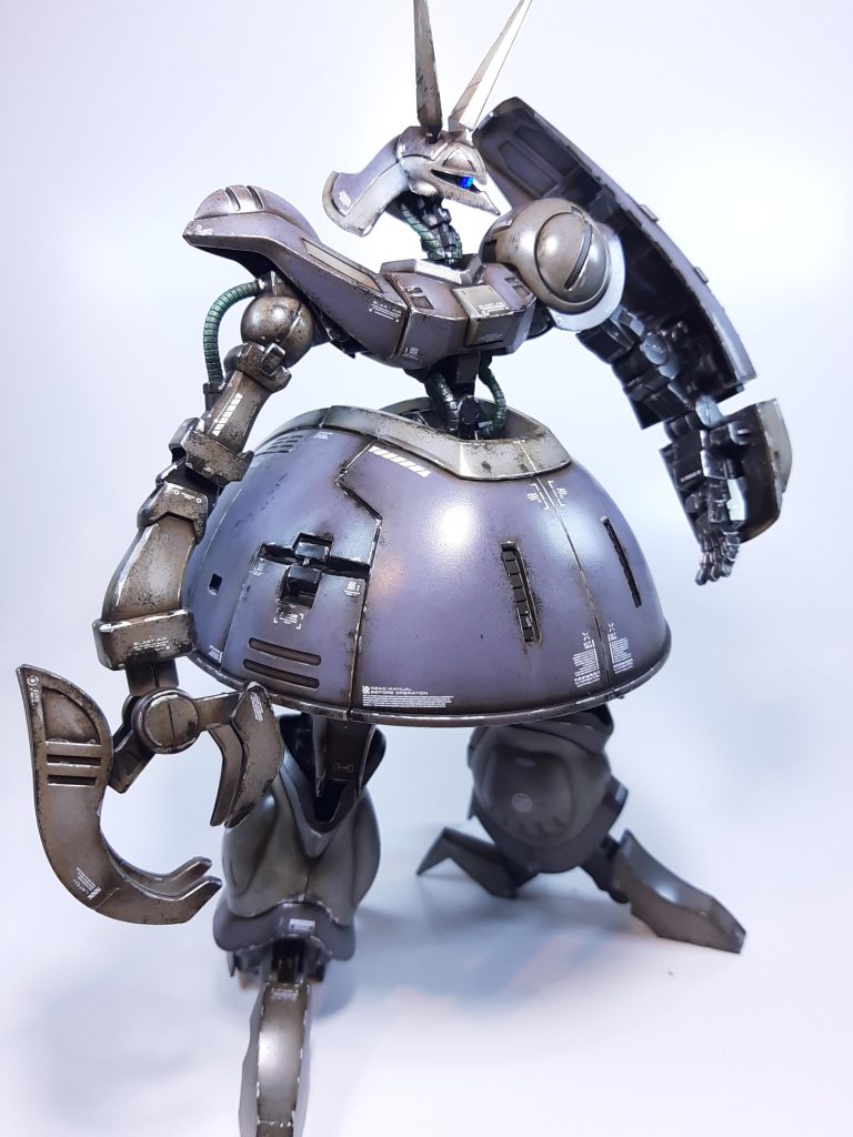 南米の石像みたい。もしくはエジプト神アヌビス？