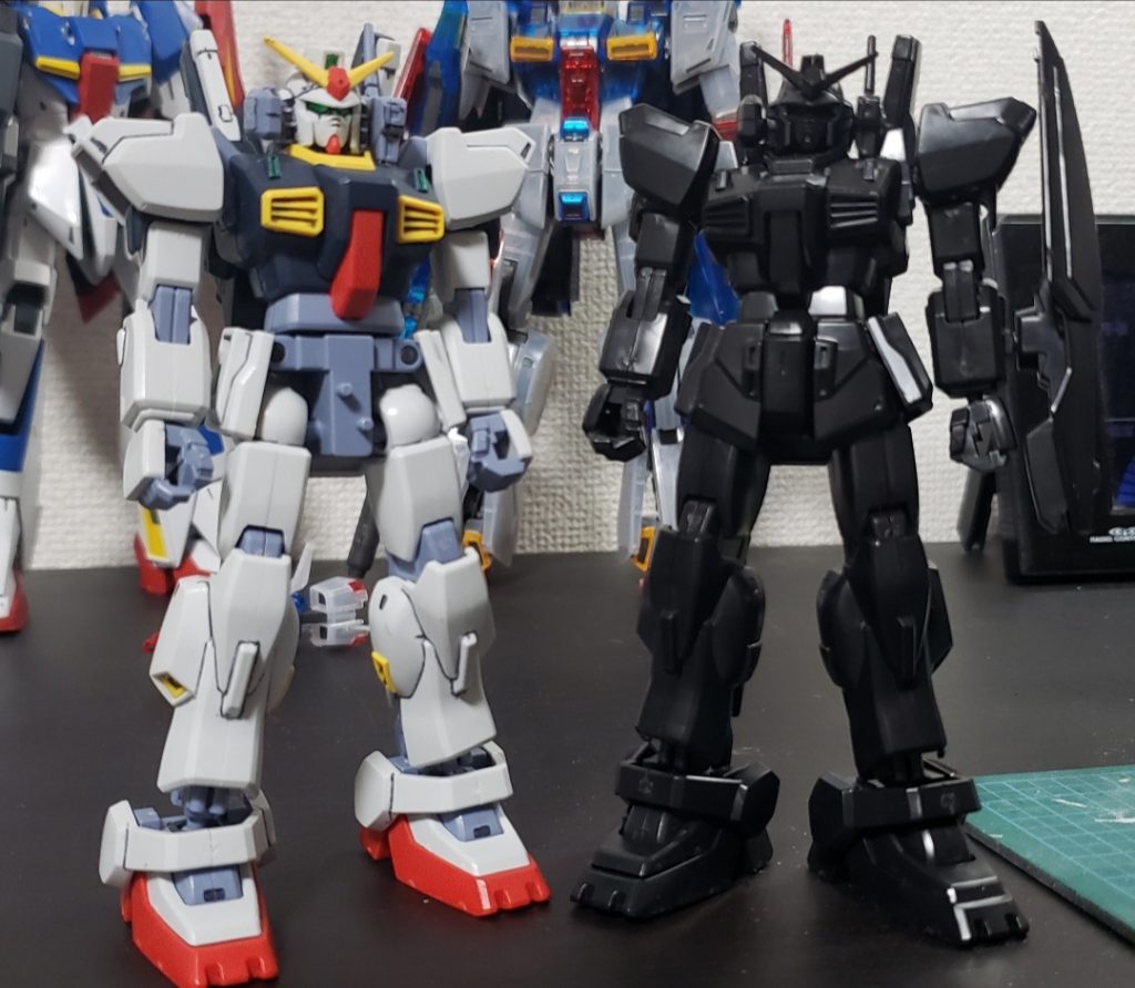 素体です。ジャンクで買ったmkⅡとエコプラmkⅡ。ジャンクの方からは腕を頂き作らせて貰いました。