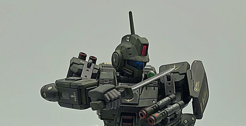 ビームソードでは決して出せないナイフの渋格好さがたまりません(gundam-kao3)。