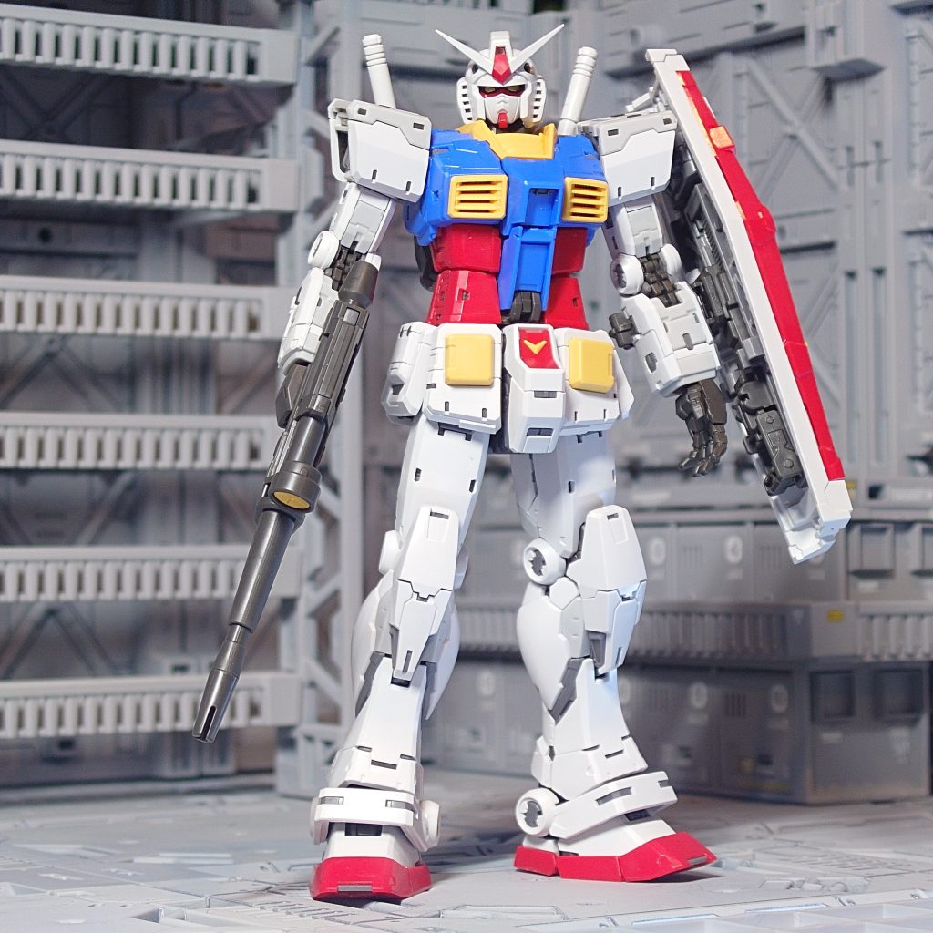 こちらは素組みの状態。デカール貼る前だとこれでもかなりの満足感が得られます。