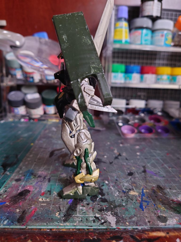 左向きプラ版を加工して制作したシールドクロー