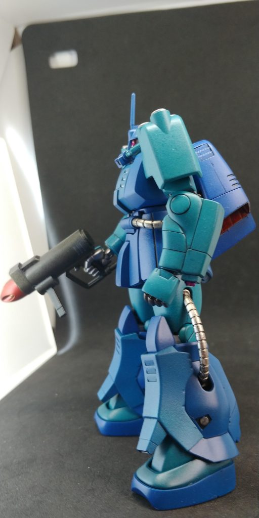 ケンプファーで作った青とグフカスタムで作った青を使用