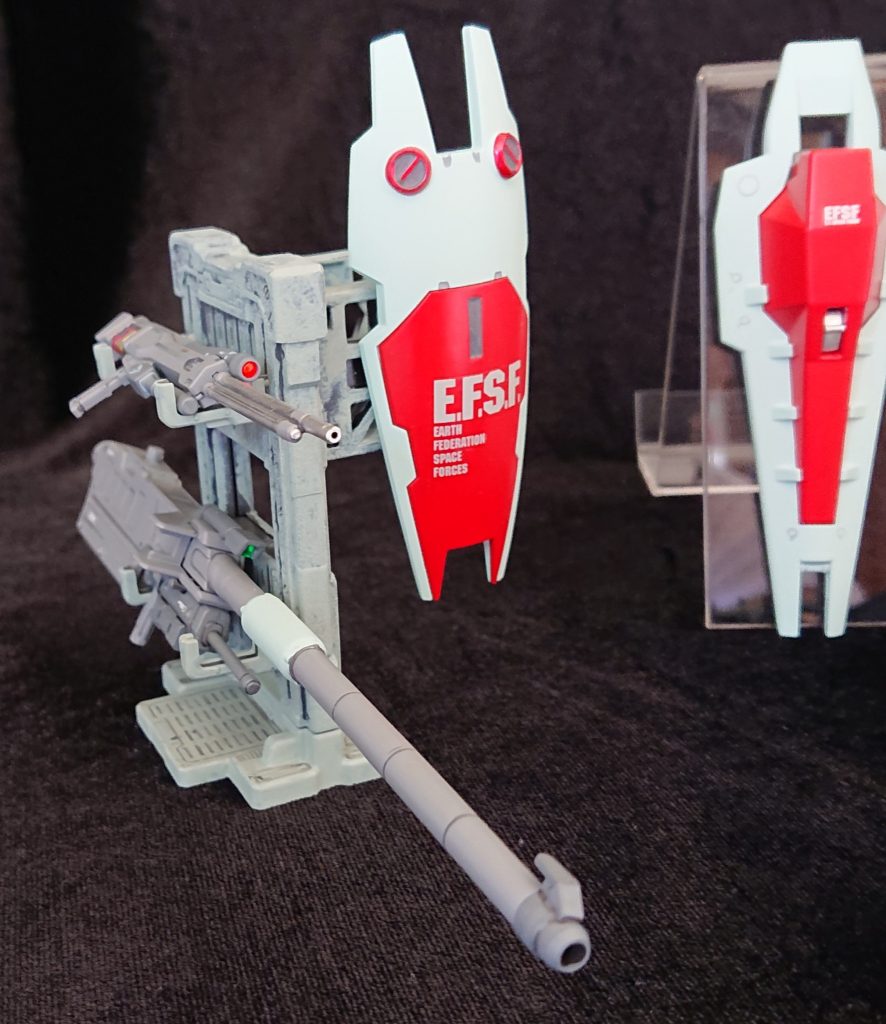 シールドだって、いつか誰かに持たせたいと思っても、誰も持たんねぇ。