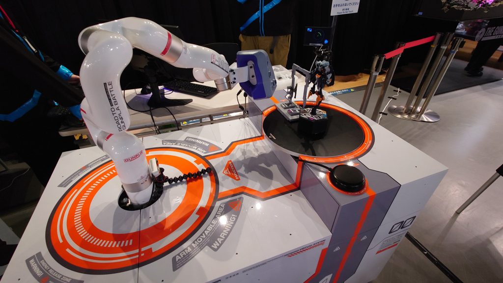 ここからがもう一個の目的です。ガンプラバトルVRに参加させていただけたので、それに出すのが目的でした。幸運なことに2回目の参加でしたので、テストならばガンダムタイプばかりでなく、色々なパターンの機体があった方が良いかな…と。若干、職業病的な部分もあります。