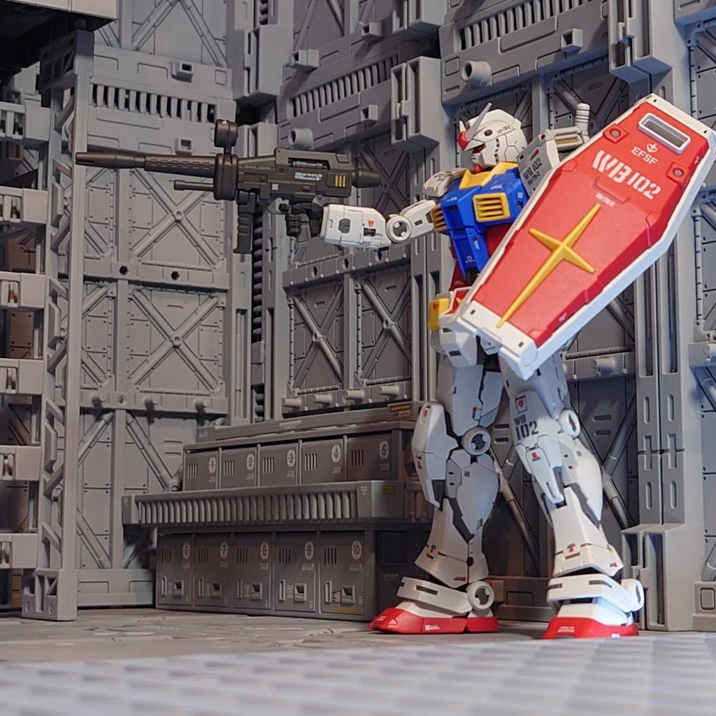 ビームライフルとシールド装備