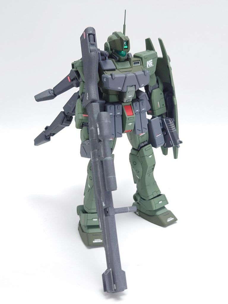 配色は基本はオリジナルから大きく変化させず、オモチャっぽかった黄色を好みでグレーと赤に変更しました✋ 以前作ったジムストライカーや、いつか作るジムスパルタンと並べられる配色に🎵