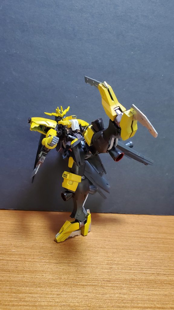 足底部の武装も展開可(格好いいポーズが撮れんかったw)