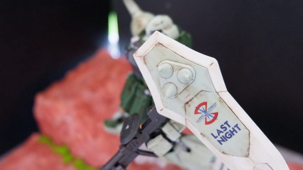 けっこう盾の汚れは気に入っている。盾は汚しやすいのかな(zaku-kao2)