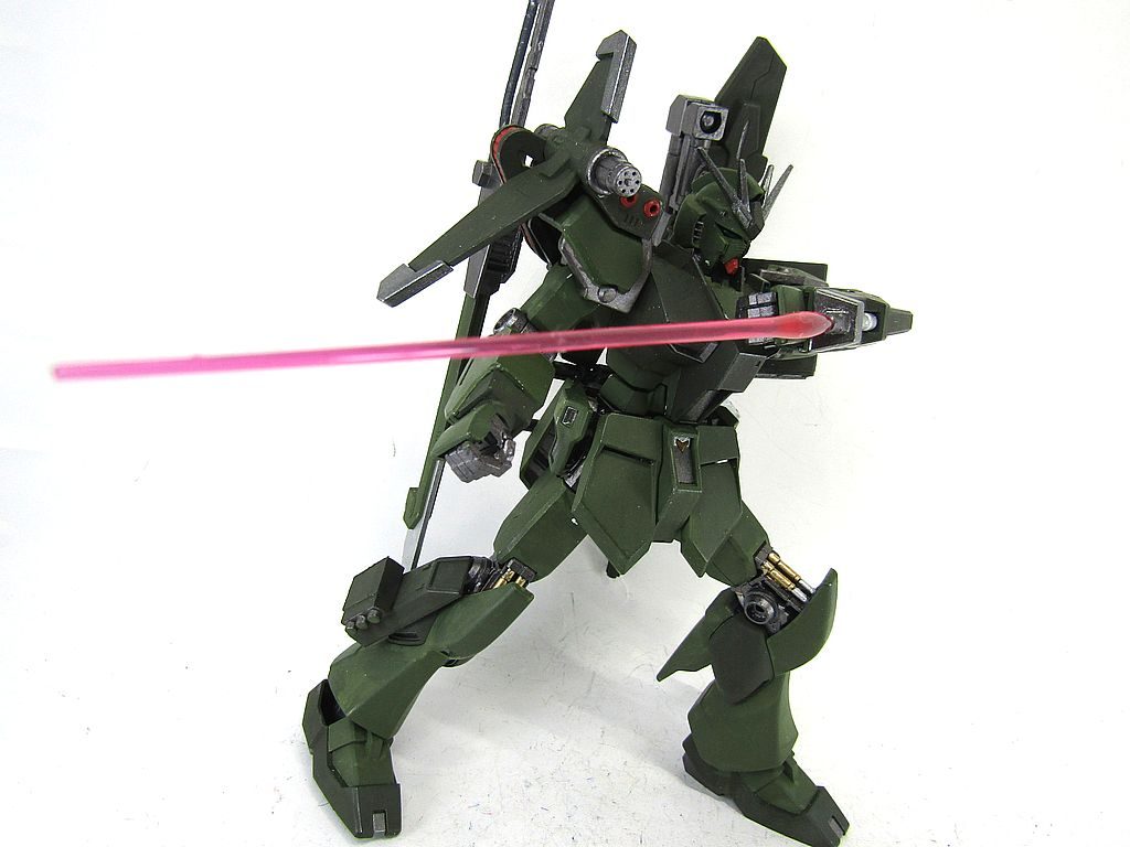 もちろん、サーベルとしても使用可能。