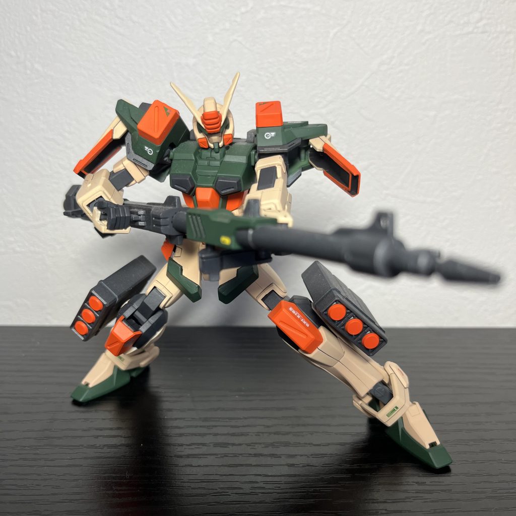 足をHGCEストライクのものに替えているので設置性が抜群です。